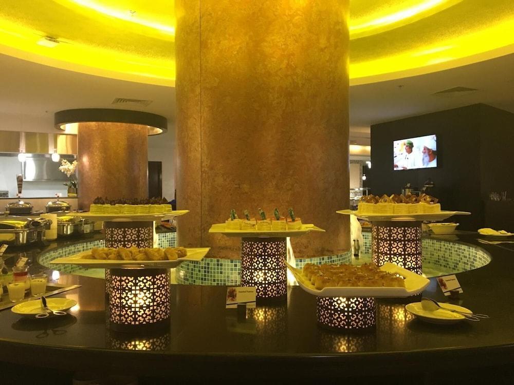 Hotel Golden Tulip Headington Ruwi Maskat Exterior foto
